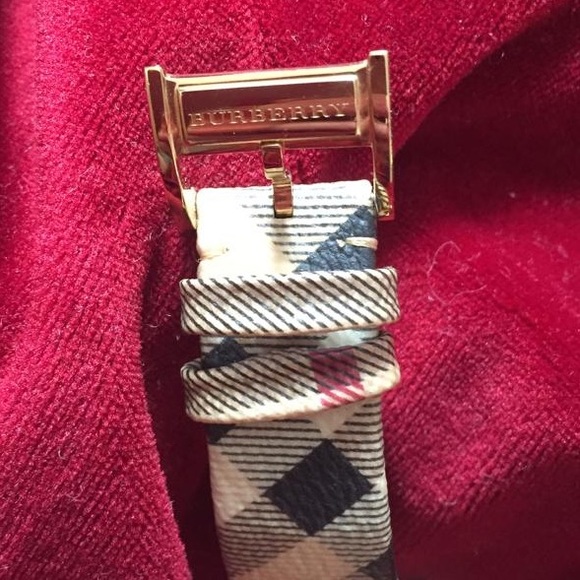 100% Authentic Burberry watch - Picture 9 of 12